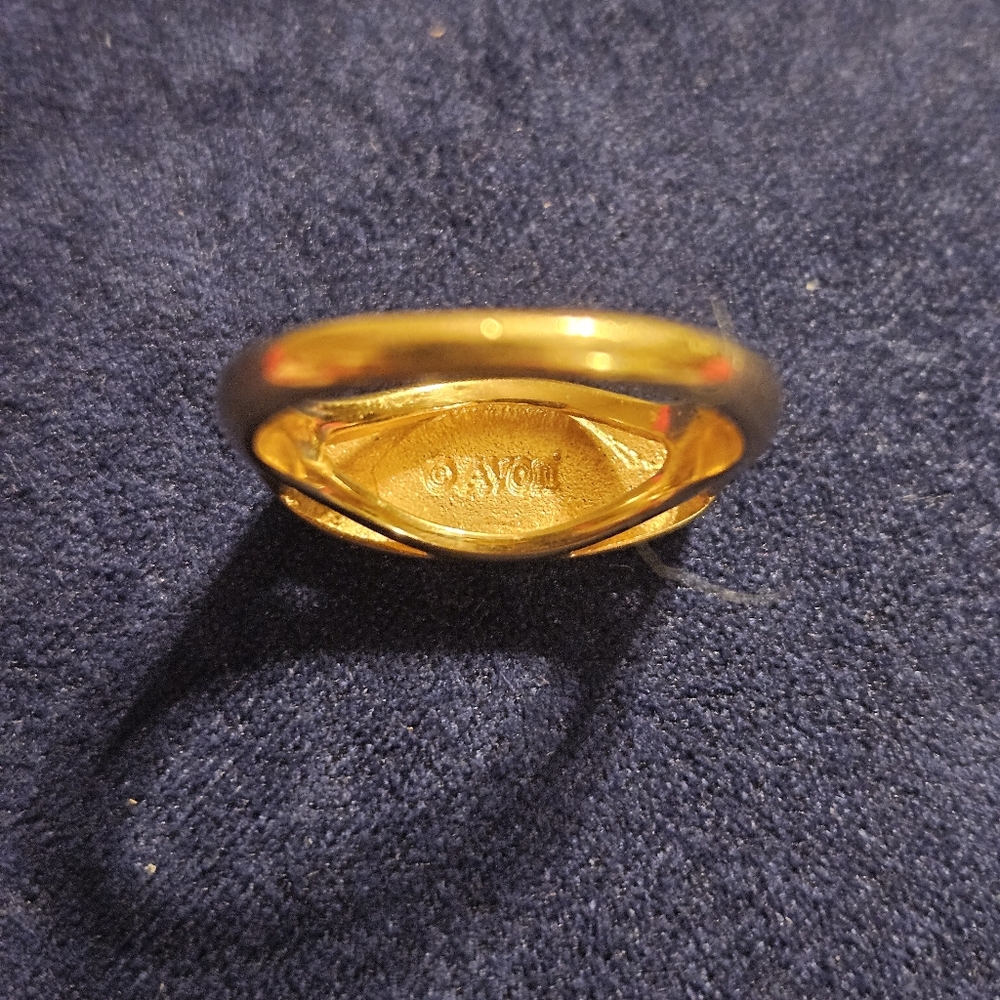 Vintage Avon Mother of Pearl Ring Size 6 Gold Plated White Shell Inlay - Picture 5 of 5